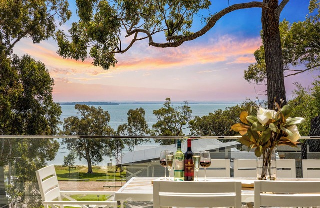 Sunset at Soldiers - 100m from Beach and Beautiful Views