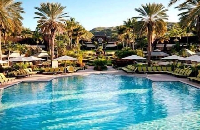 Sunset Bay | Westin | Lux Resort | Concierge | Pool