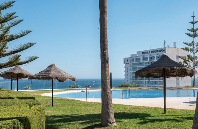 Sunset Beach Coloso by Alfresco Stays