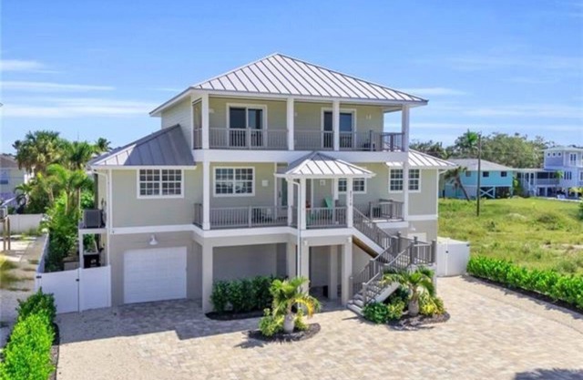 Sunset Breeze - Four Bedroom House, Sleeps 10