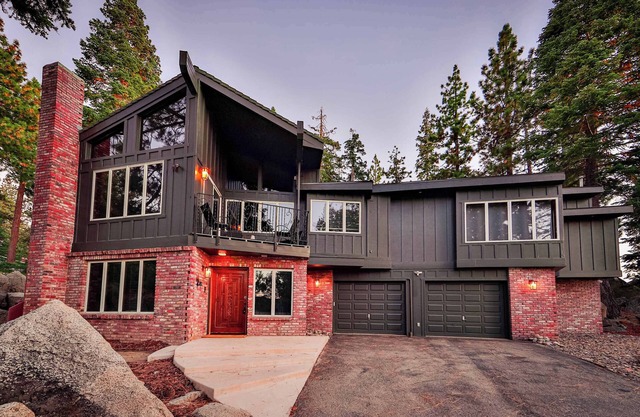 Sunset Cove – Private Lakefront Community