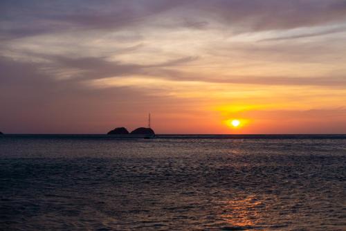 Sunset Harmony, Your Escape at Playa Hermosa