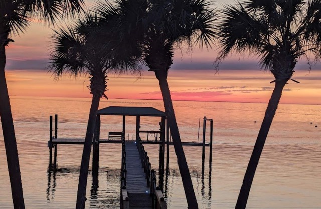 Sunset Retreat - 2 Bedroom, 2 Bath Bayfront home with private pool & Hot Tub