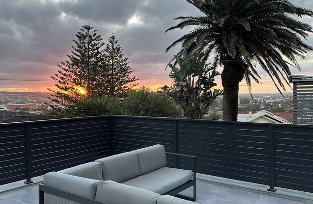 Sunset Stays on The Hill in the heart of Newcastle