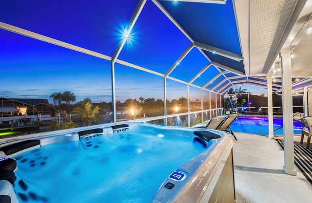 Sunset Villa - Htd Salt Pool - Hot Tub -Canal-Golf