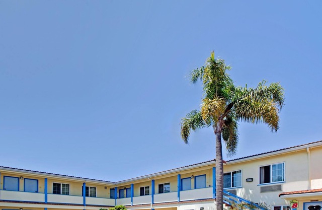 Super 8 by Wyndham Berkeley