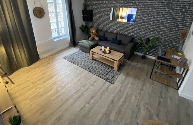 Super Apartment T3 near train station