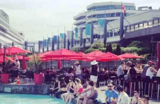 Super condo pres de la 3ème ave, bus et vieux Qc
