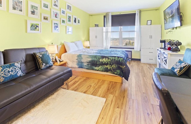 Super Cute Studio Next To Ski Slope WiFi Village