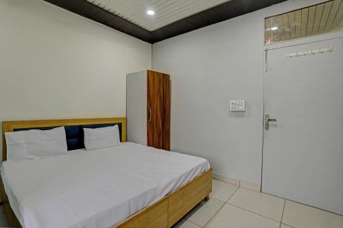 Super Hotel O Krishna Guest House & PG