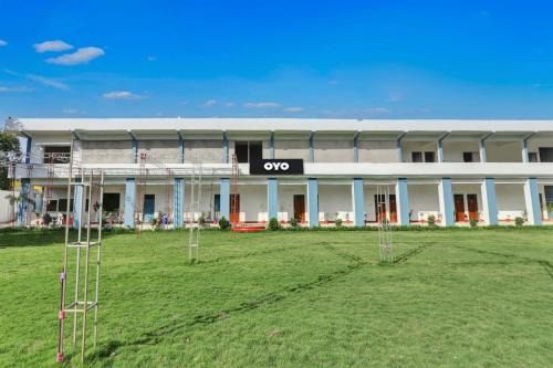Super Hotel O Madhuraj Palace Takrohi Road