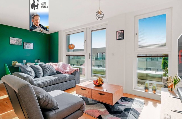 Super King Balcony Suite - Luxury, Eco, Fast Wi-Fi