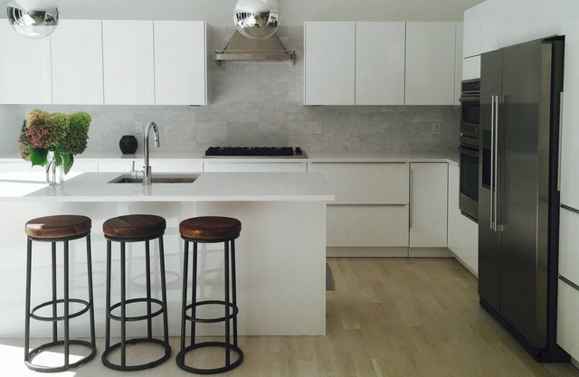 Super Stylish East Hampton New Modern Beach House..