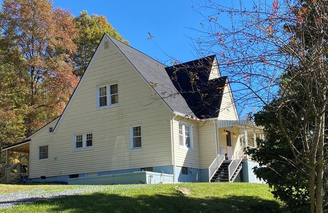 Superb 4-bedroom house 2 mi NRG Bridge/Pet Friendly/Hot Tub/Fire Pit