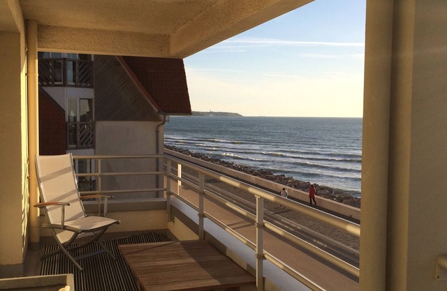 Superb apartment 75 m2, 3 bedrooms on the sea wall