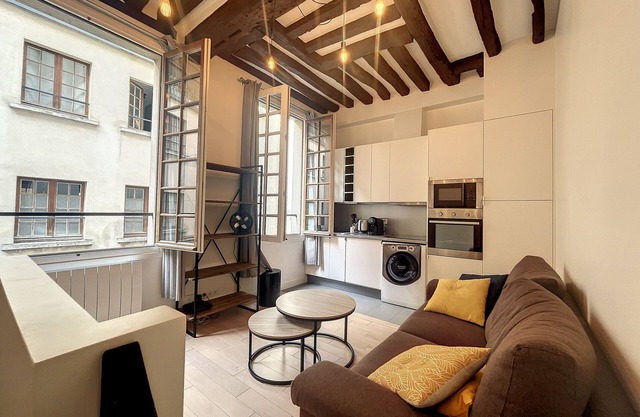 Superb Apt Duplex in the Marais, Heart of Paris