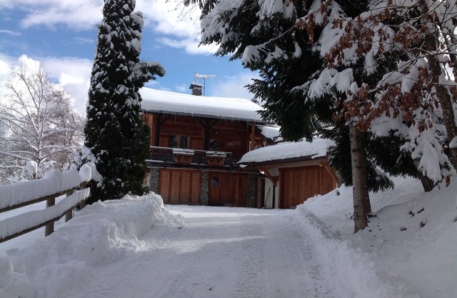 SUPERB CHALET. Facing Mont Blanc, near MEGEVE