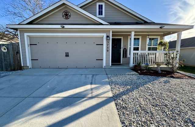 Superb Home 7 minutes from Lackland Air Force Base