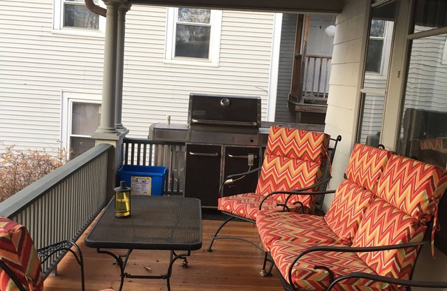 Superb location walk everywhere, Downtown Campus District Burlington