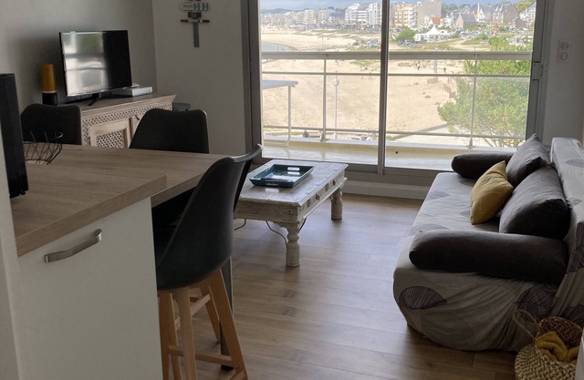 SUPERB SEA VIEW APARTMENT