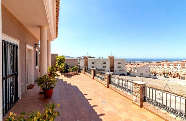 Superb view for 8 people in Mediterranean style