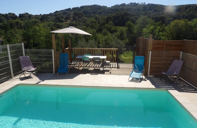 Superb villa with swimming pool in Nyons CLIM 3 CH close to all amenities.