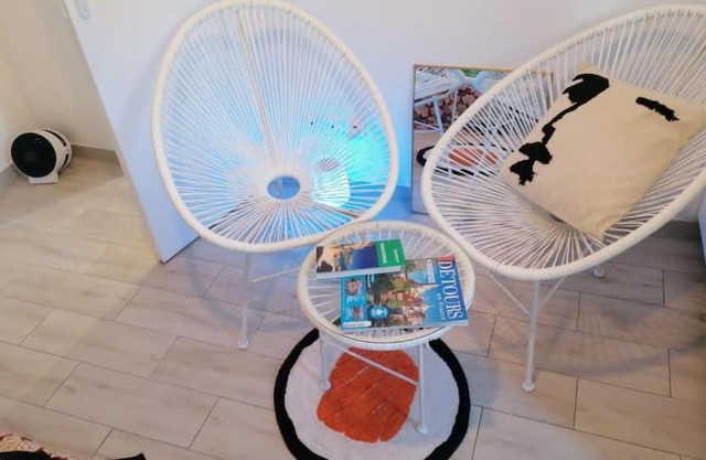 Superbe logement(D) avec Parking Gratuit sur place