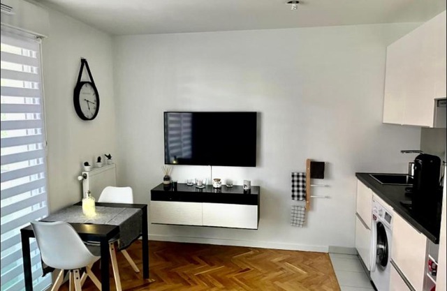 Superbe studio lumineux haut de gamme tout confort