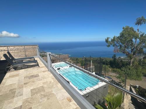 Superbe villa saint leu piscine et spa vue Océan