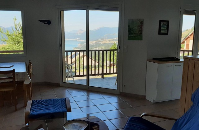 Superbe vue sur lac de Serre-ponçon et Terrasses 2