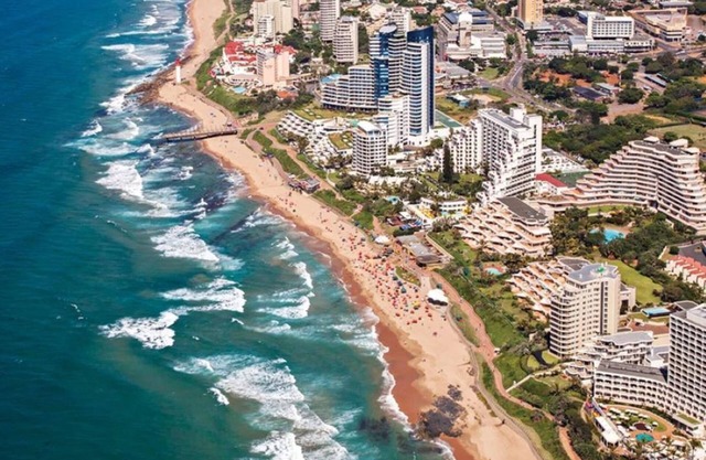 Superior 1 BR with Sea View at Lagoon Drive Durban