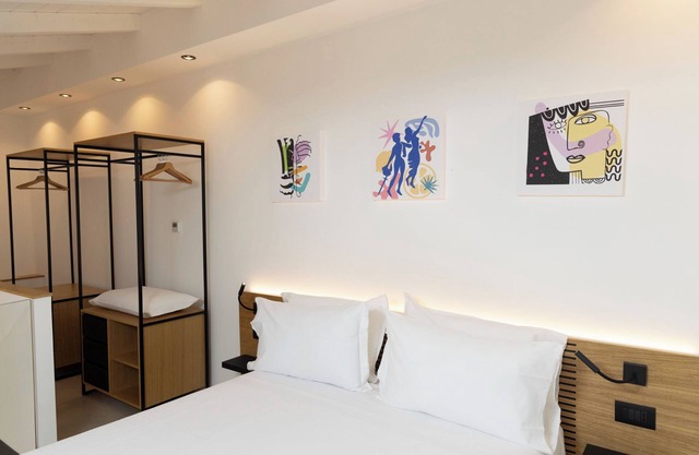 Superior Quadruple Upstairs Studio with Balcony