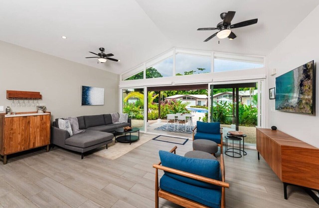 Surf Haven: Stylish Avellanas Beach Villa