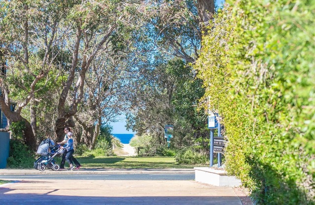 Surfrider 3 - The ultimate location on the waters edge of Mollymook Beach