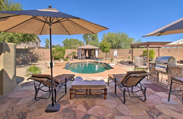 Surprise Oasis: Perfect for Spring Training Fans!