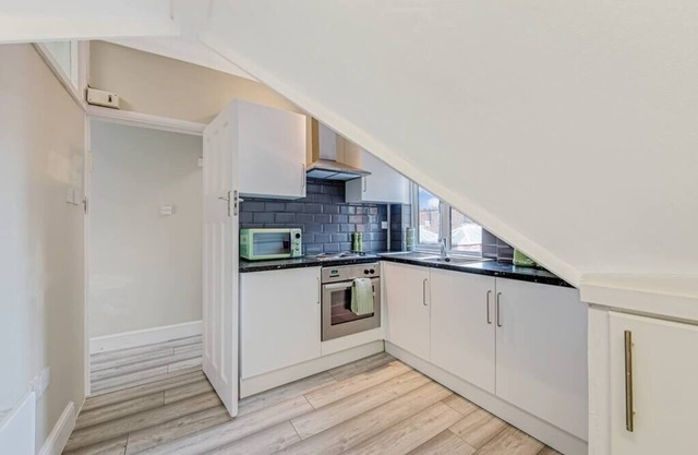 Sweet and Lovely 2BR with Free Parking