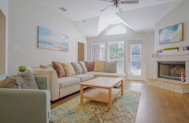 Sweet and Smart home only minutes away from AT&T Stadium