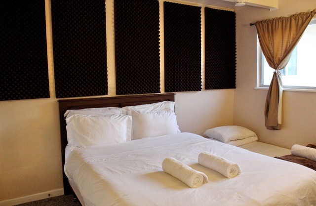 Sweet Comfy 3 Bedroom 2 Full Bath House with Fast Internet in Silicon Valley