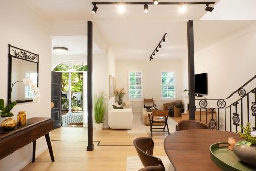Sweet Juliet, Double Bay Isyd