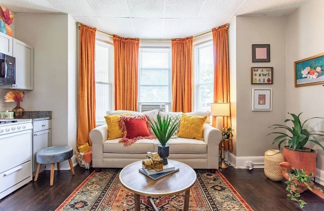 Sweet Little Suite Near Hospital & Park