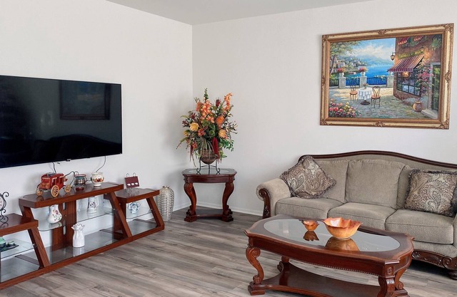 Sweet Room #202 in Riverside