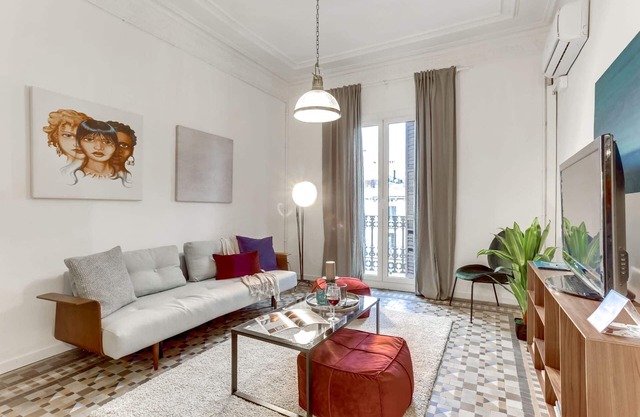 Sweett | Aragon - Three Bedroom Apartment, Sleeps 6