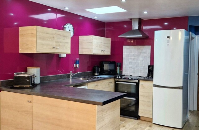 Swift Host | Owl Barn | Sleeps 2 | EV Charger | Private Garden