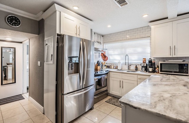 ~Swimming Pool~ Cozy Historic Tampa Bungalow