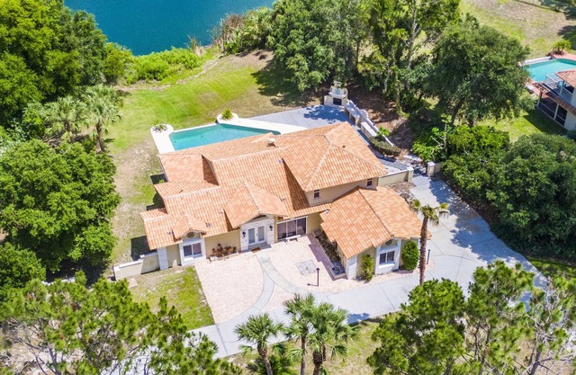 SWISS 65 - Lake Denise