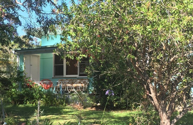 Sylvias@cudmirrah 1950's Beach House