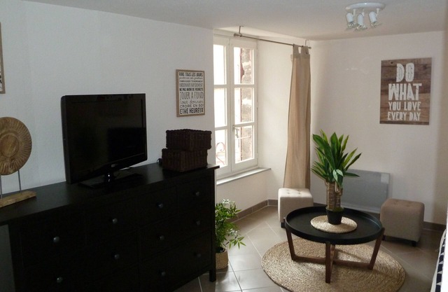 T 2 Pannessac in the heart of the historic center