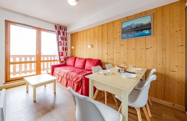 T2-3 in St-François-Longchamp, near slopes