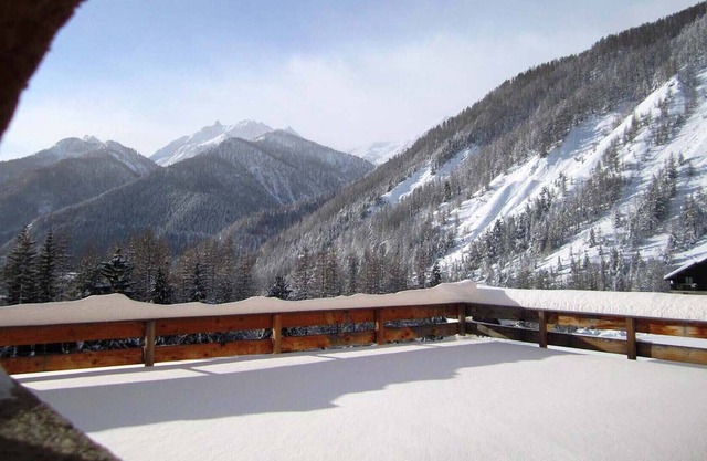 T2 3* Large south-facing terrace 4/6 per. summer pool at foot of slopes and hikes