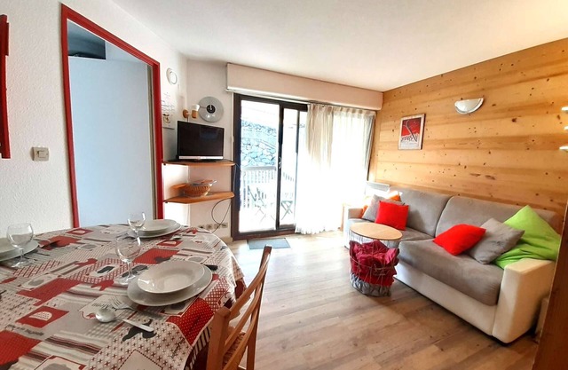 T2 6 Pax, balcony, equipped kitchen, ski locker, 1700m, Saint-Lary